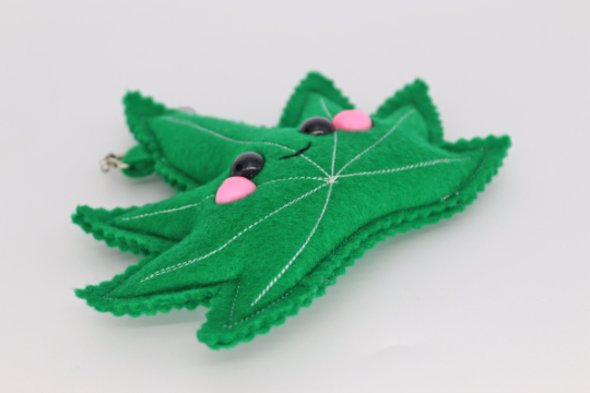 Weed leaf plushie keychain